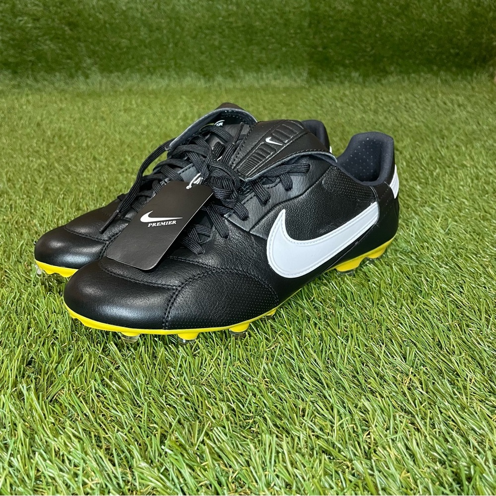 New Nike Premier 3  Soccer Cleats Women’s Size 8.5 AT5889-005